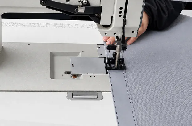 Vinyl tarpaulin rope installation