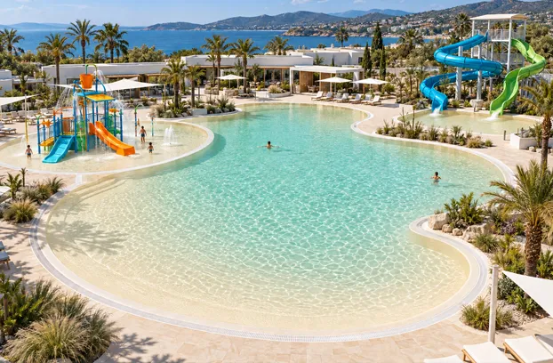 Water Parks & Aquatic Centers